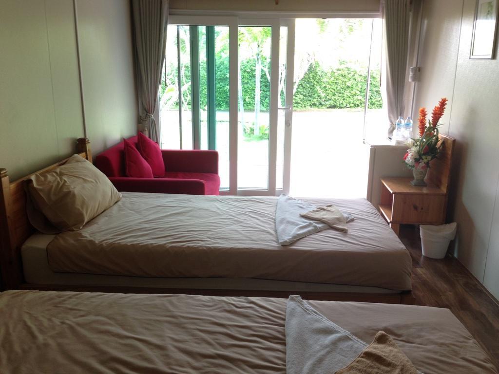 Check In And Chill Out Otel Ban Laem Sok Dış mekan fotoğraf
