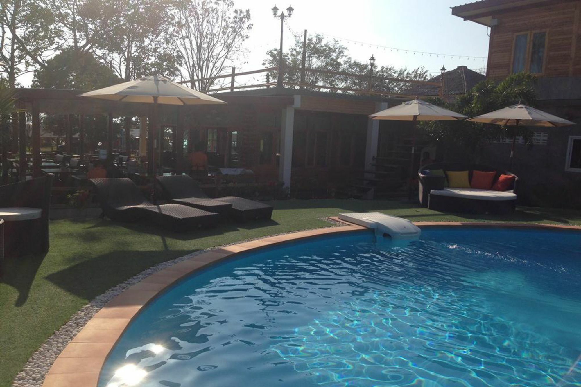 Check In And Chill Out Otel Ban Laem Sok Dış mekan fotoğraf