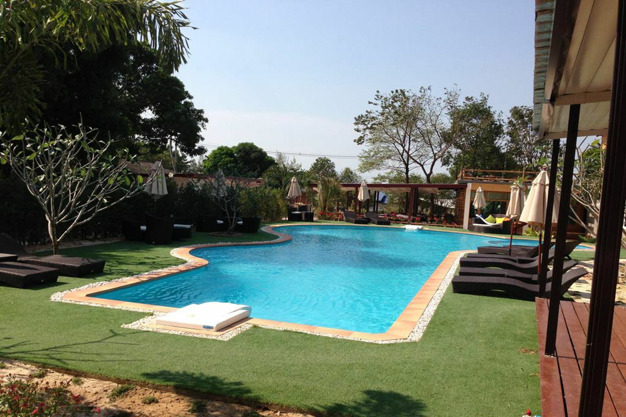Check In And Chill Out Otel Ban Laem Sok Dış mekan fotoğraf
